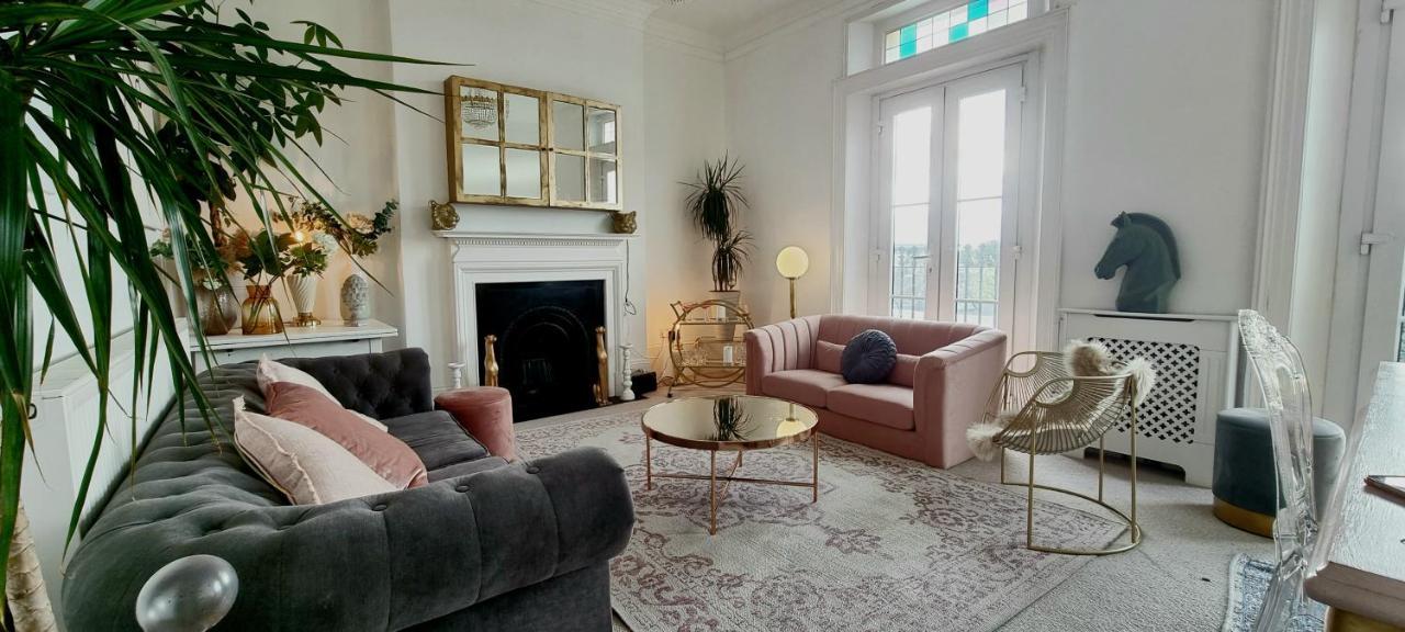 Elegant 5 Bed 4 Bath 'Vogue House' Parisian Style Home Margate Bagian luar foto