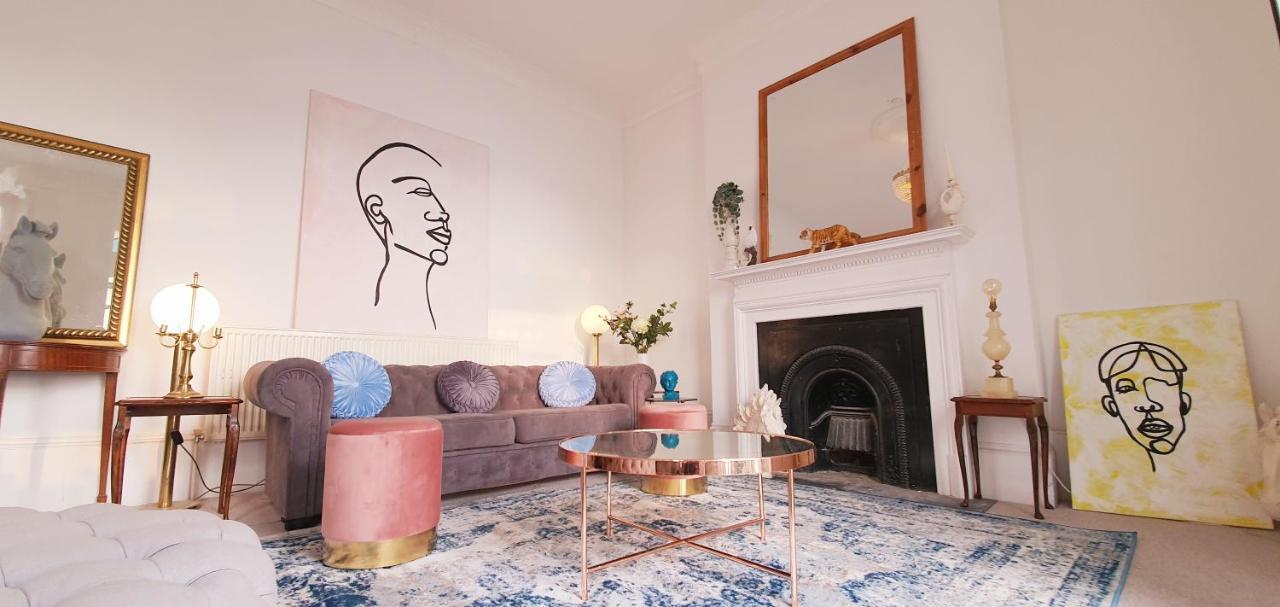 Elegant 5 Bed 4 Bath 'Vogue House' Parisian Style Home Margate Bagian luar foto