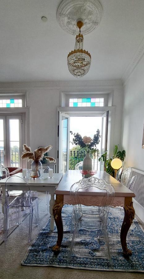 Elegant 5 Bed 4 Bath 'Vogue House' Parisian Style Home Margate Bagian luar foto