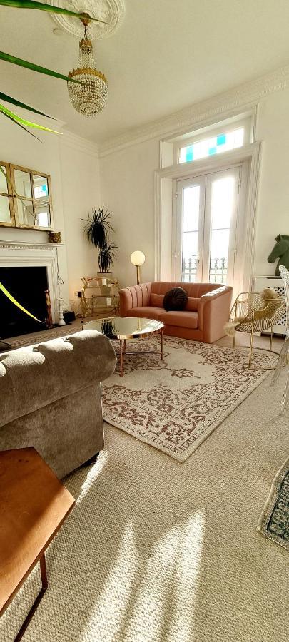 Elegant 5 Bed 4 Bath 'Vogue House' Parisian Style Home Margate Bagian luar foto